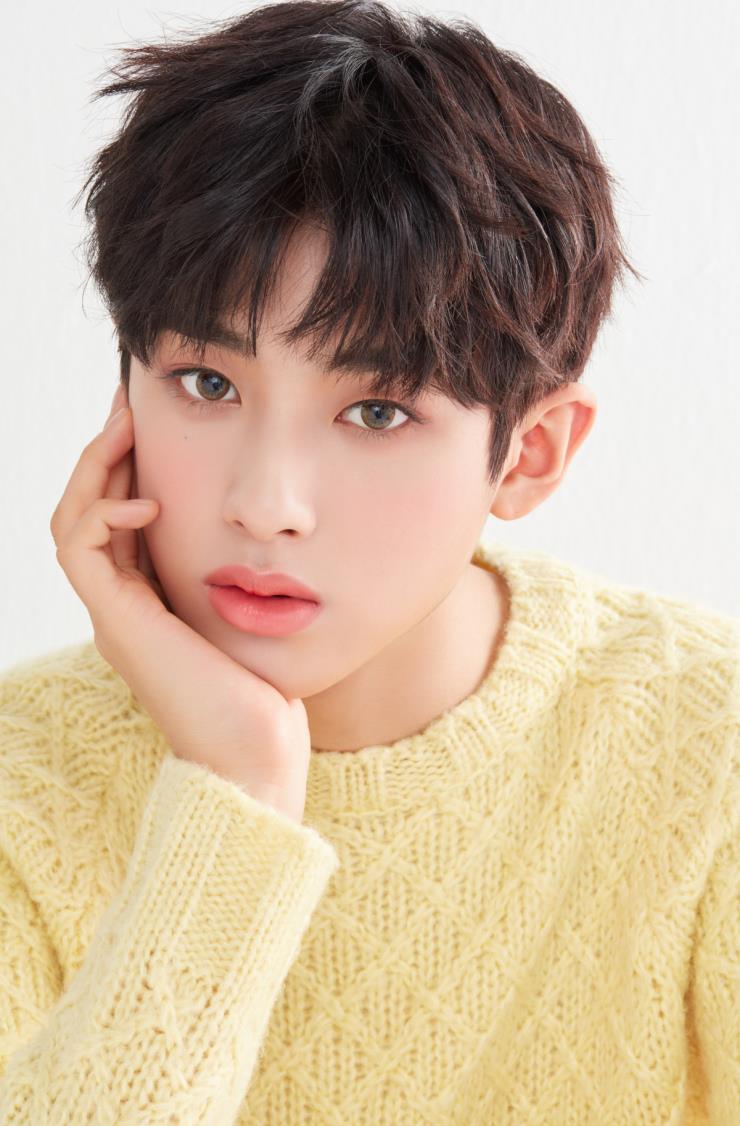 '바닐라코'의 모델 김민규