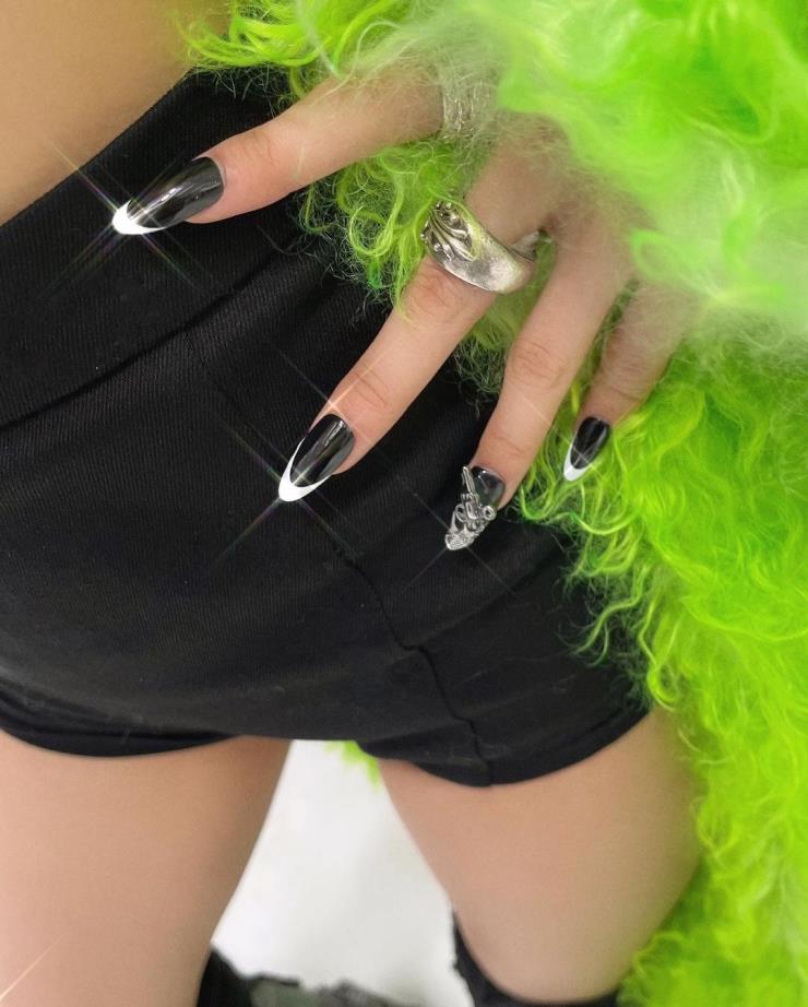@nail_unistella