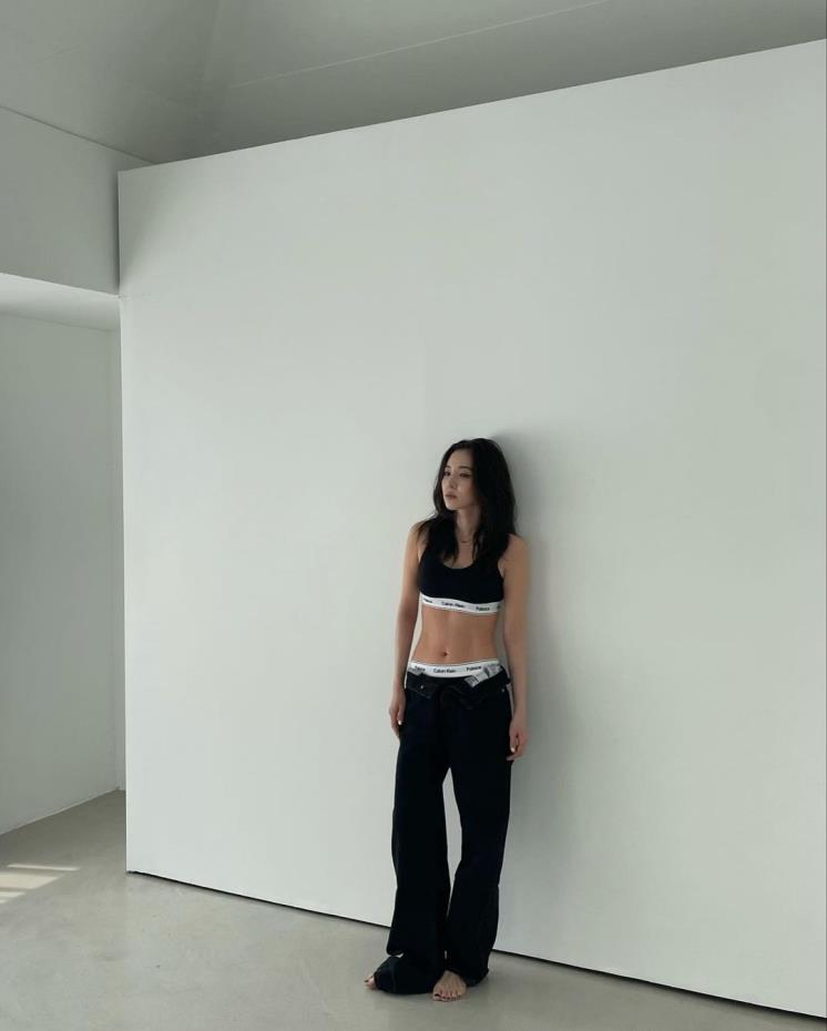 산다라박 복근