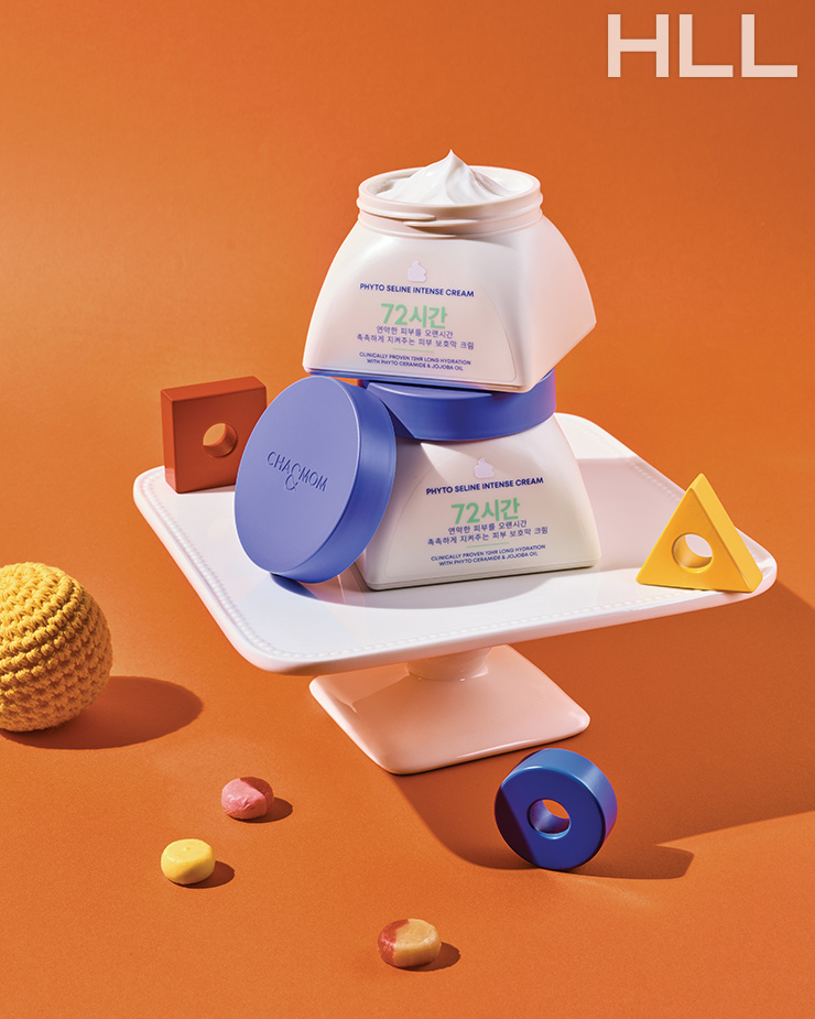 72시간 동안 유지되는 보습력이 연약한 피부에 수분 장벽 케어 효과를 준다. 세라마이드, 콜레스테롤, 지방산이 피부를 촉촉하고 건강하게 만들어준다. 피토세린 인텐스 크림 150g 3만8천원 CHA&MOM.