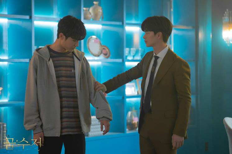 육성재 