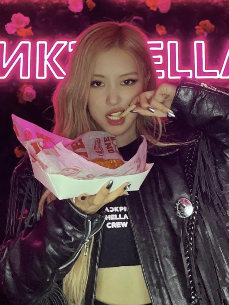 @roses_are_rosie