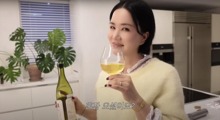 ‘Umaizing 엄정화TV’ 유튜브 영상 캡처