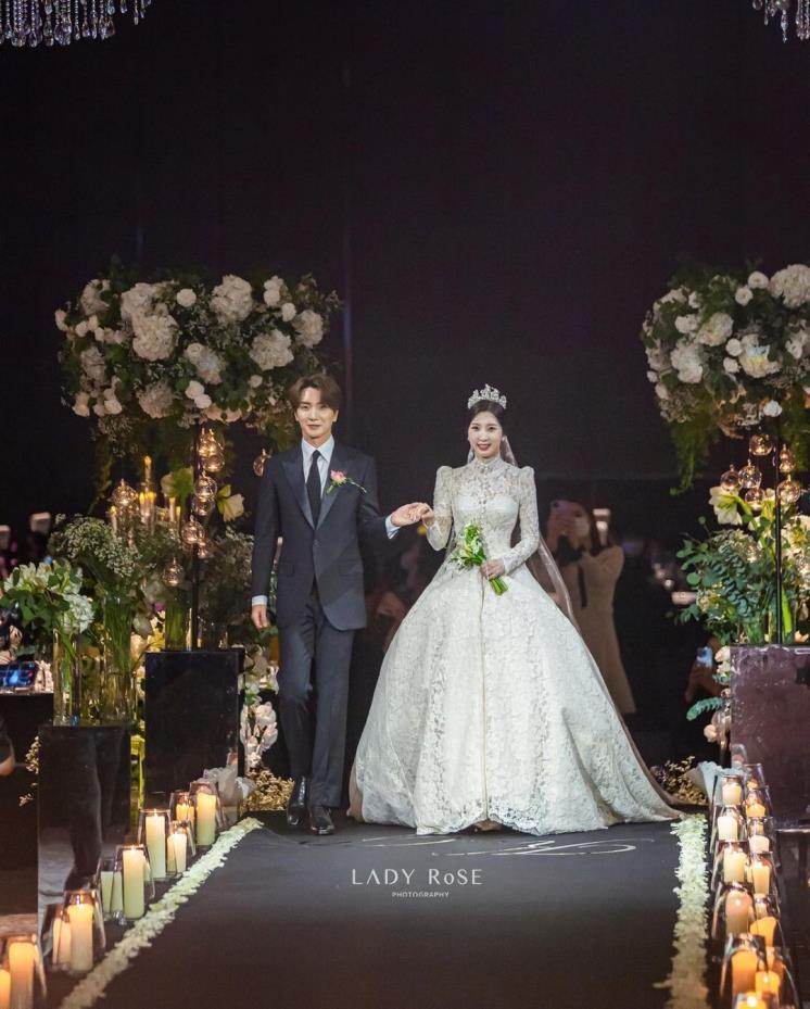 슈퍼주니어 이특과 누나 박인영