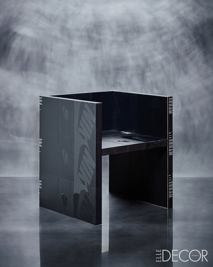 ‘Nikes Armchair Black’