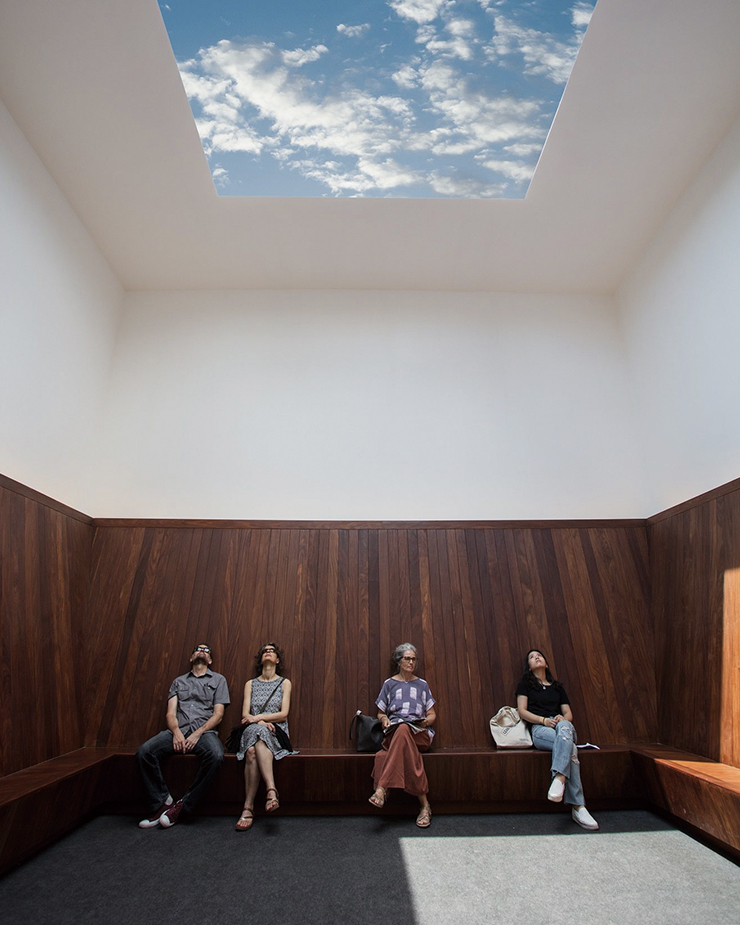 MoMA PS1에 전시 중인 제임스 터렐의 ‘Meeting’.