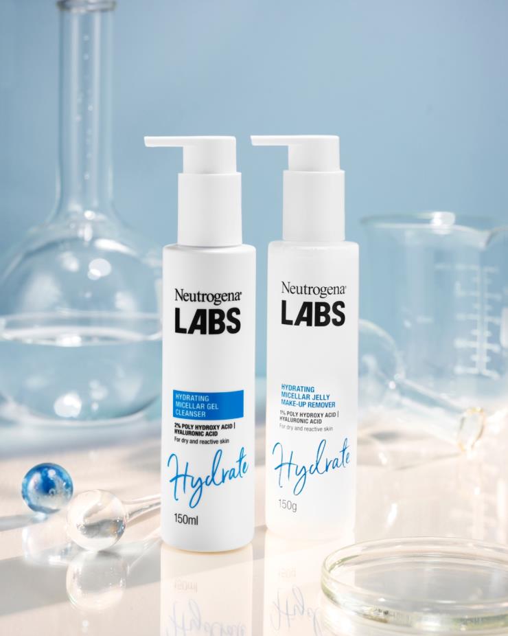 (좌)뉴트로지나 랩스 하이드레이팅 포밍 젤 클렌저저, 150ml, 1만7천5백원, 뉴트로지나 (우)뉴트로지나 랩스 하이드레이팅 워터 젤리 메이크업 리무버, 150g, 1만7천5백원, 뉴트로지나