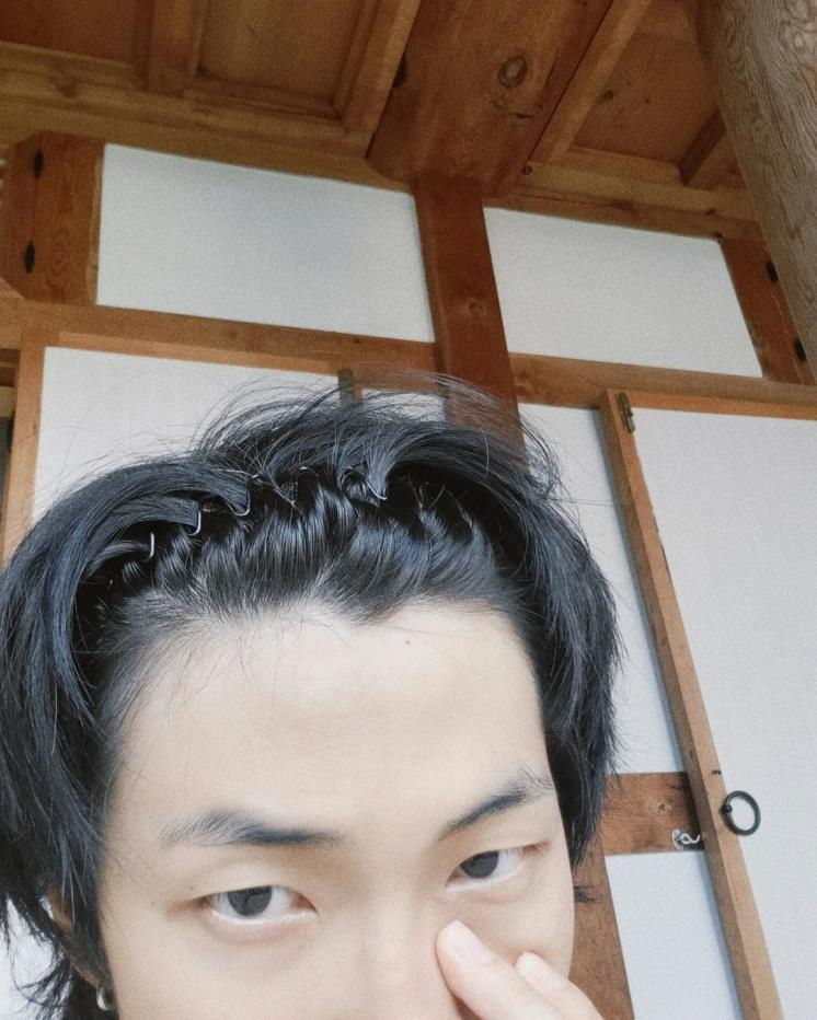 직지사 방문한 RM