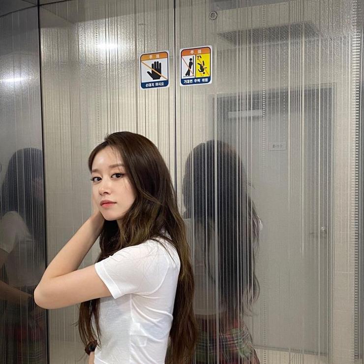 티아라 지연