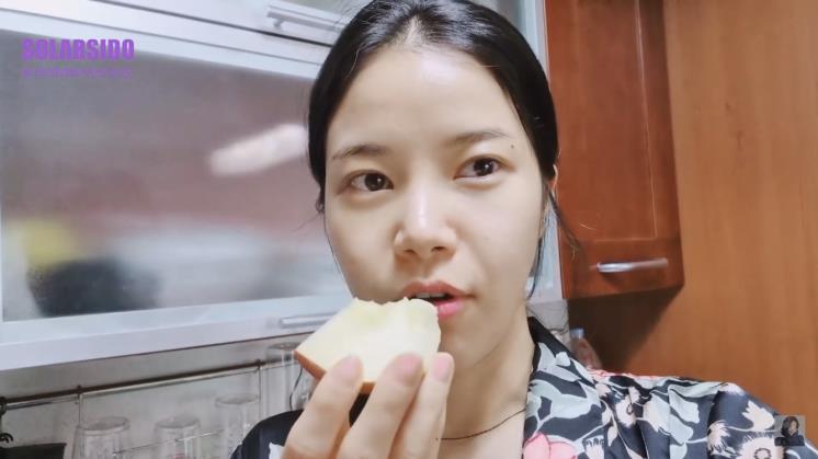 솔라 유튜브 영상 캡처