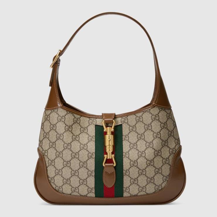 아이코닉한 디자인이 클래식한 재키 1961 스몰 호보 백은 2백15만원, Gucci.