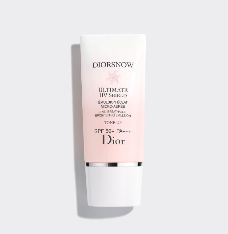 디올스노우 얼티밋 UV 쉴드 톤업 - SPF 50+ PA+++ 인 자외선 차단제면서 3가지 광채 파우더가 깨끗한 피부로 보이게 한다. 30mL 7만5천원. 