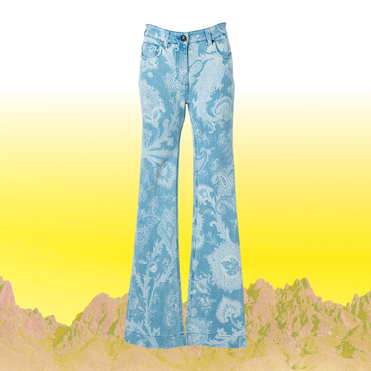 페이즐리 패턴의 플레어 데님 팬츠는 가격 미정, Etro.