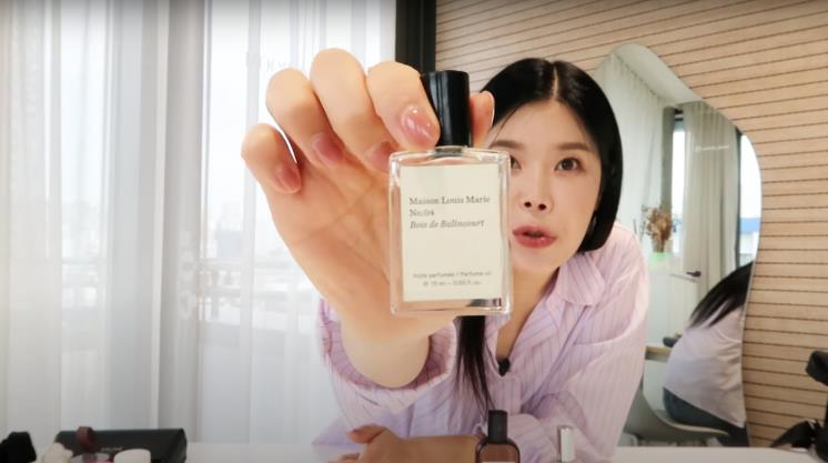 ‘OFFICIAL LYN’ 유튜브 영상 캡처