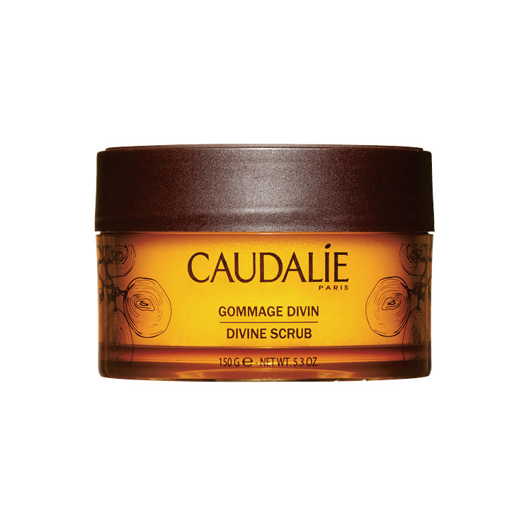 브라운 설탕이 부드럽게 각질을 제거하고, 포도씨 오일이 피부에 영양을 공급해 주는 디바인 스크럽, 3만9천원, Caudalie. 