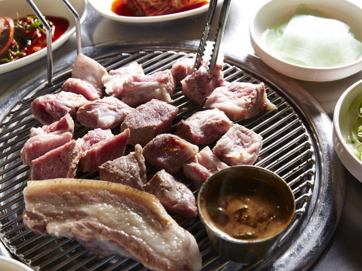 돈사돈 본점