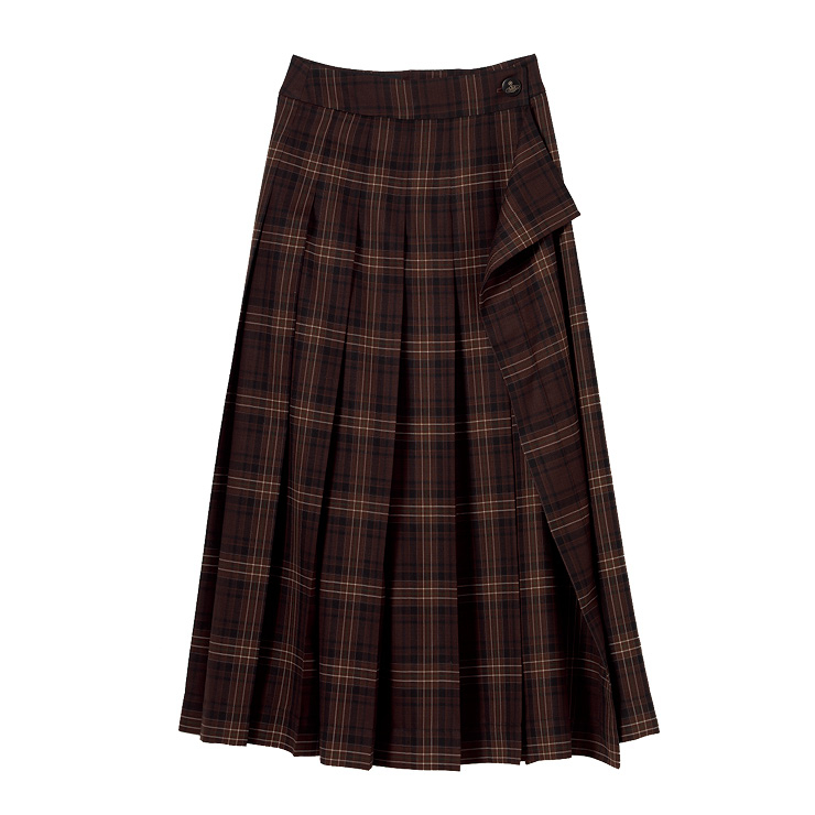 체크 패턴의 플리츠 랩스커트는 83만원, Vivienne Westwood.