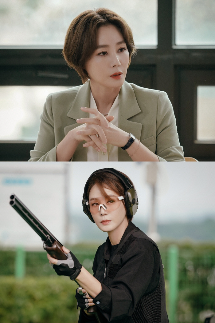 < 이렇게 된 이상 청와대로 간다 >의 김성령