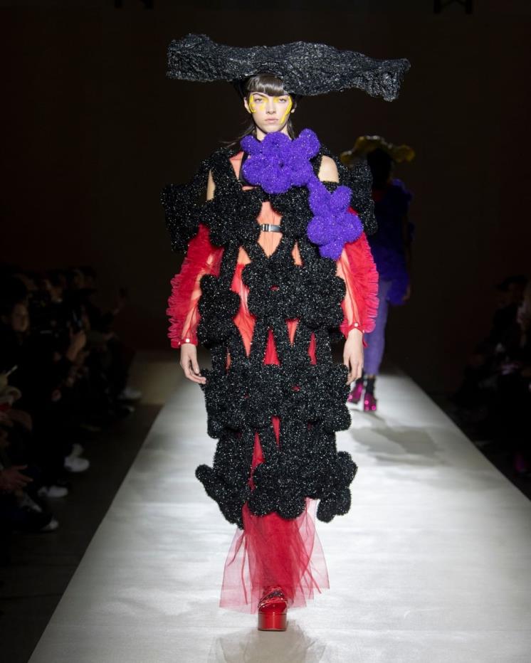 느와 케이 니노미야 2023 F/W 컬렉션