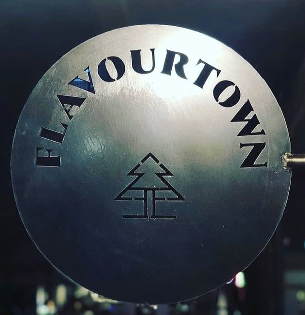 2명의 셰프가 핀란드, 홍콩, 마카오, 호주 등에서 쌓은 폭넓은 스펙트럼의 미식 감각을 중식 베이스의 아시아 요리로 풀어내는 플레이버 타운.