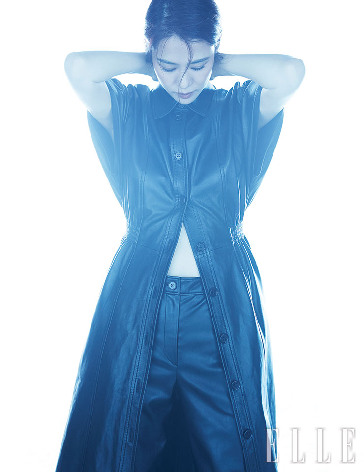 블랙 레더 원피스는 & Other Stories. 레더 팬츠는 YCH.