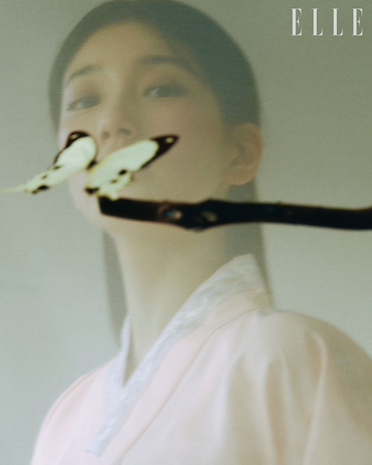 분홍색 저고리는 Ouwr.