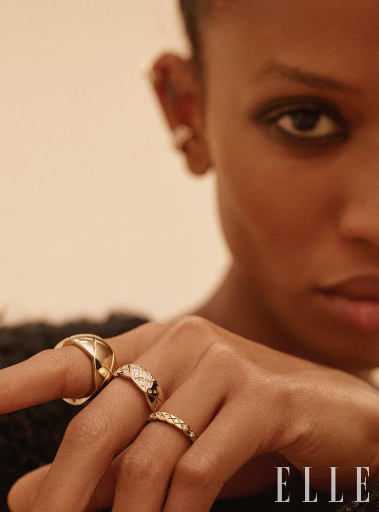 다채로운 레이어드를 보여주는 캠페인 이미지.