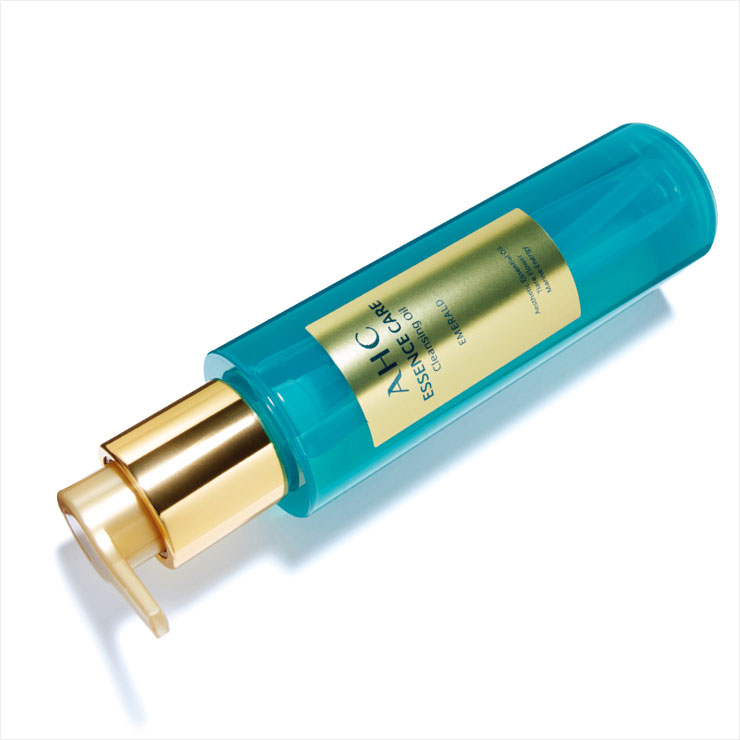 에센스 케어 클렌징 오일 에메랄드, 5만9천원, AHC. 