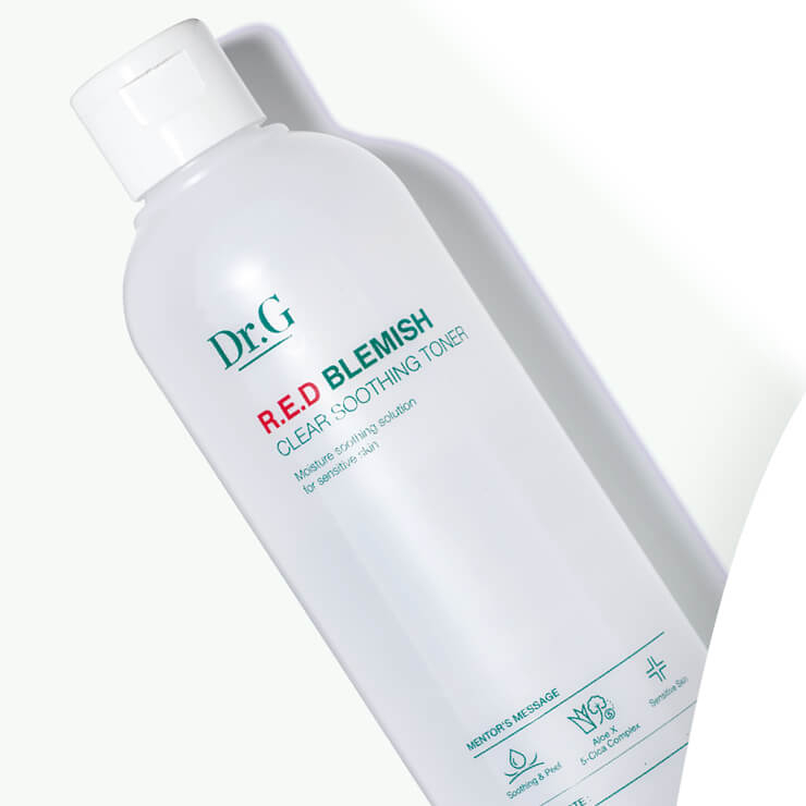 자연 유래 AHA, BHA 성분과 병풀 추출물이 순하게 피부를 정돈해 준다. 여드름성 피부도 사용 가능한 레드 블레미쉬 클리어 수딩 토너, 2만9천원, Dr. G. 