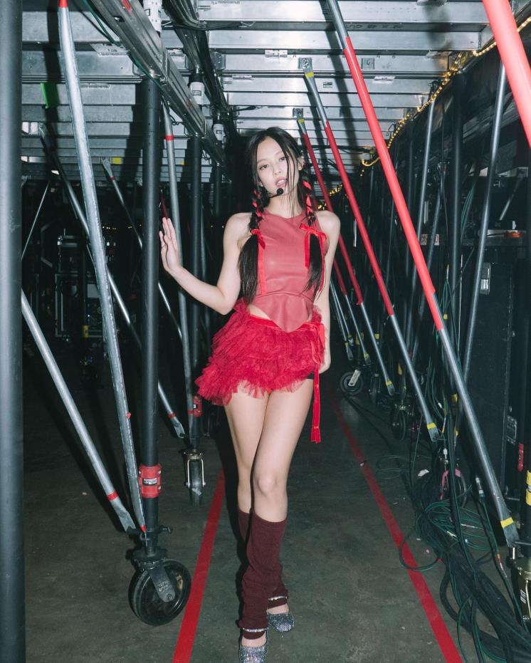 @jennierubyjane