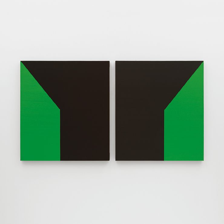 ‘Diptych(Green & Black)’(1976). ©Carmen Herrera, Courtesy Lisson Gallery