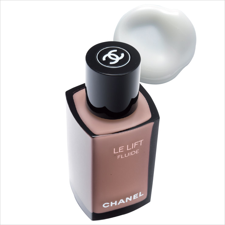 솟아라 피부 르 리프트 플루이드, 20만4천원, Chanel.탄력!