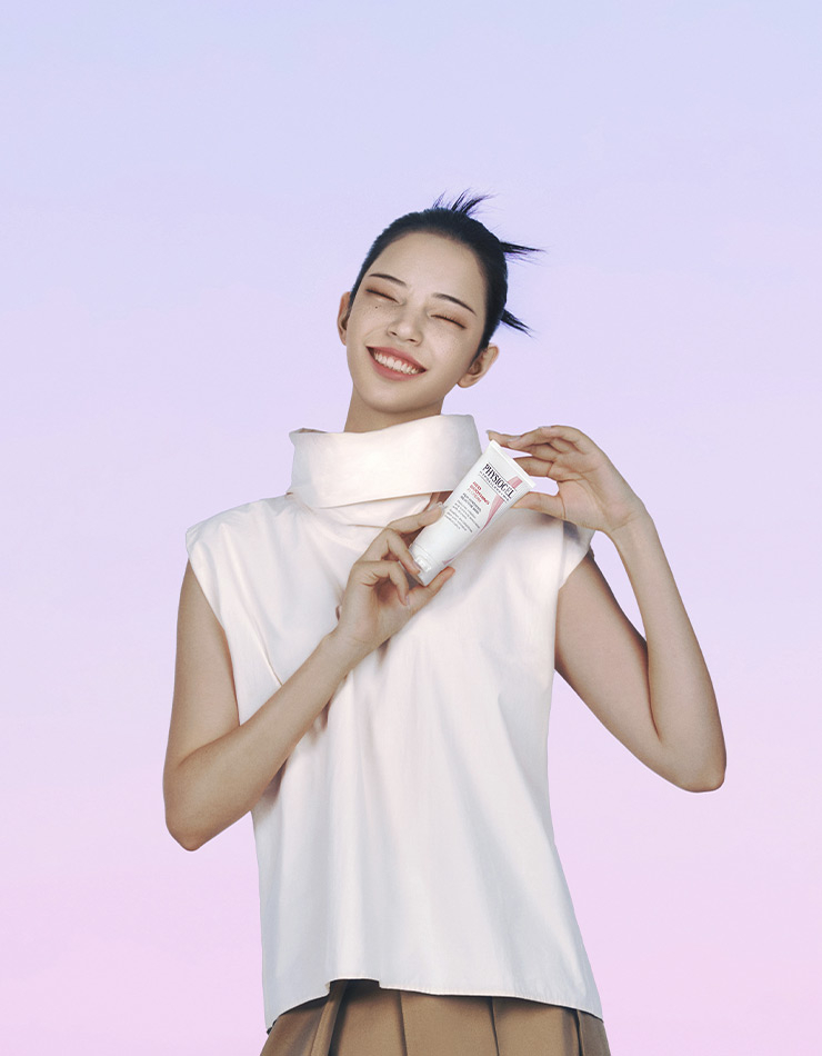 레드 수딩 AI 크림 | 피부에 존재하는 성분과 유사한 진정 성분인 PEA 함유 포뮬러로 민감해진 피부를 순하게 진정시켜주고, 손상된 피부 장벽 강화에 도움을 준다. 민감성, 여드름성 포함 모든 피부 타입에 사용 가능하다. 100ml 3만3천원, 피지오겔.