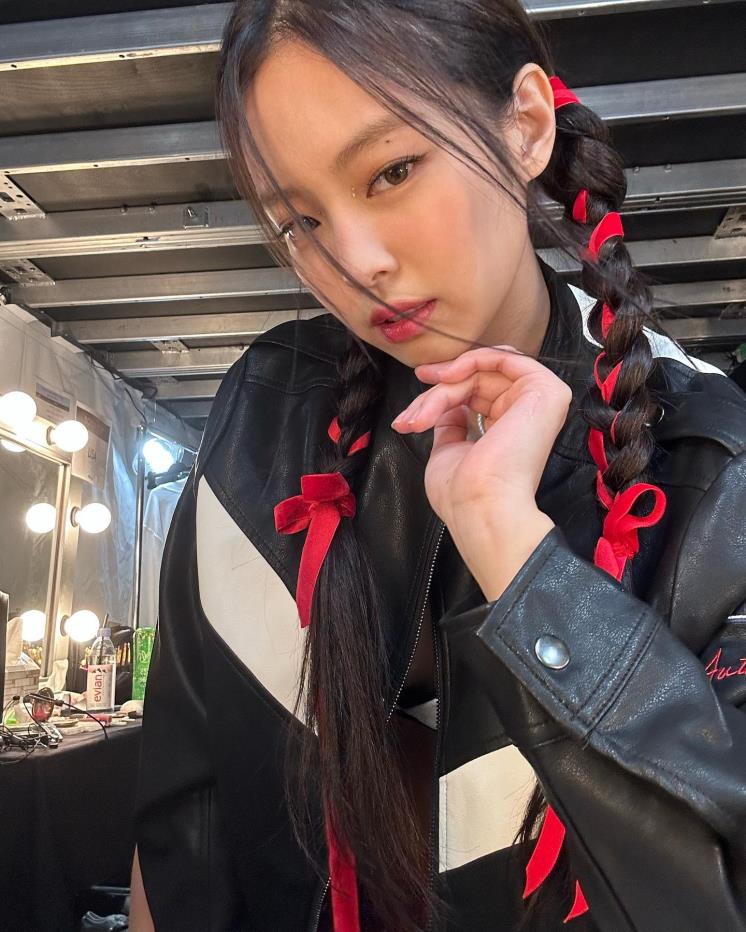 @jennierubyjane