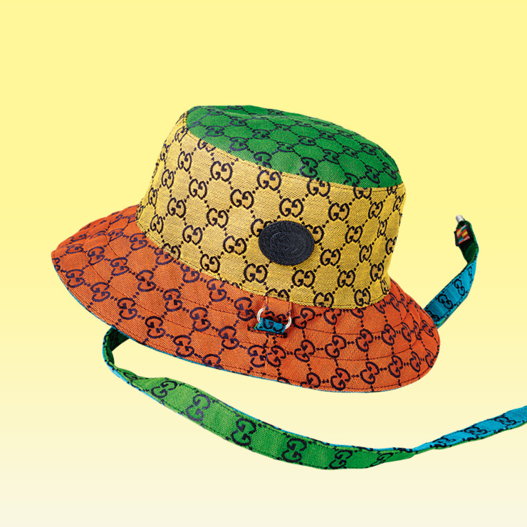 스트링과 멀티 컬러 블록이 돋보인다. 가격 미정, Gucci.