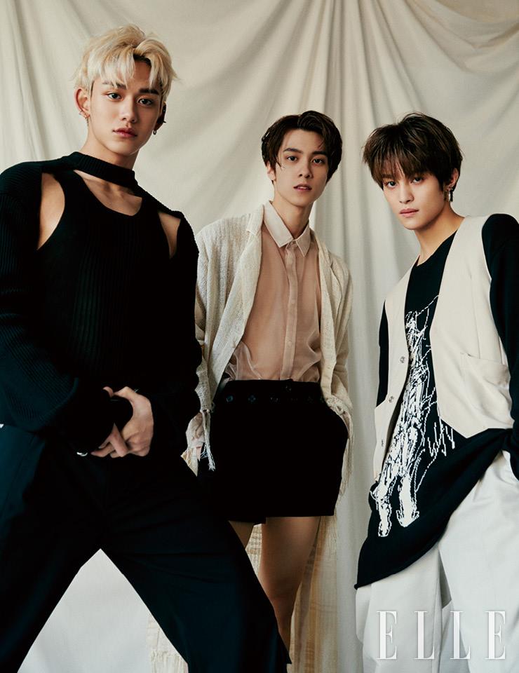 (왼쪽부터) 루카스가 입은 블랙 슬리브리스와 거꾸로 연출한 니트 톱은 모두 Bottega Veneta. 블랙 와이드 팬츠는 Wooyoungmi. 헨드리가 입은 로브는 Acne Studios by Boontheshop. 시스루 셔츠는 Dressed Undressed by Boontheshop. 쇼츠는 Ann Demeulemeester by Adekuver. 양양이 입은 블랙 니트는 Yohji Yamamoto. 아이보리 베스트는 Sulvam by Adekuver. 팬츠는 Dior Men. 실버 이어링은 John Hardy.