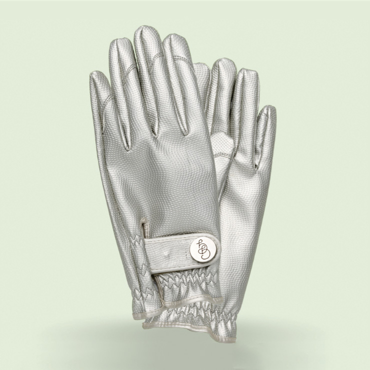 방진·방수에 탁월한 소재로 손에 꼭 맞게 디자인된 가든 글러브. 49달러, 가든 글로리. 