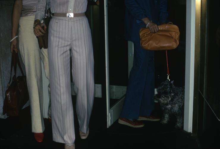 1974년 3월 1일. 보테가 베네타 컬렉션을 착용한 사람들. Photo by Arthur Elgort /Getty Images