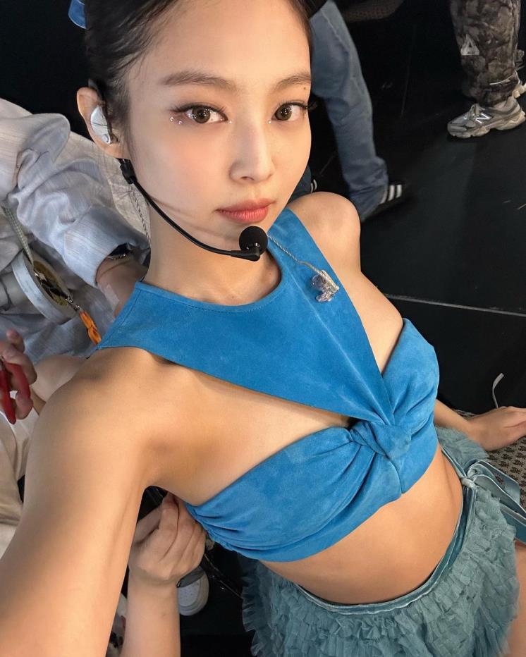 @jennierubyjane