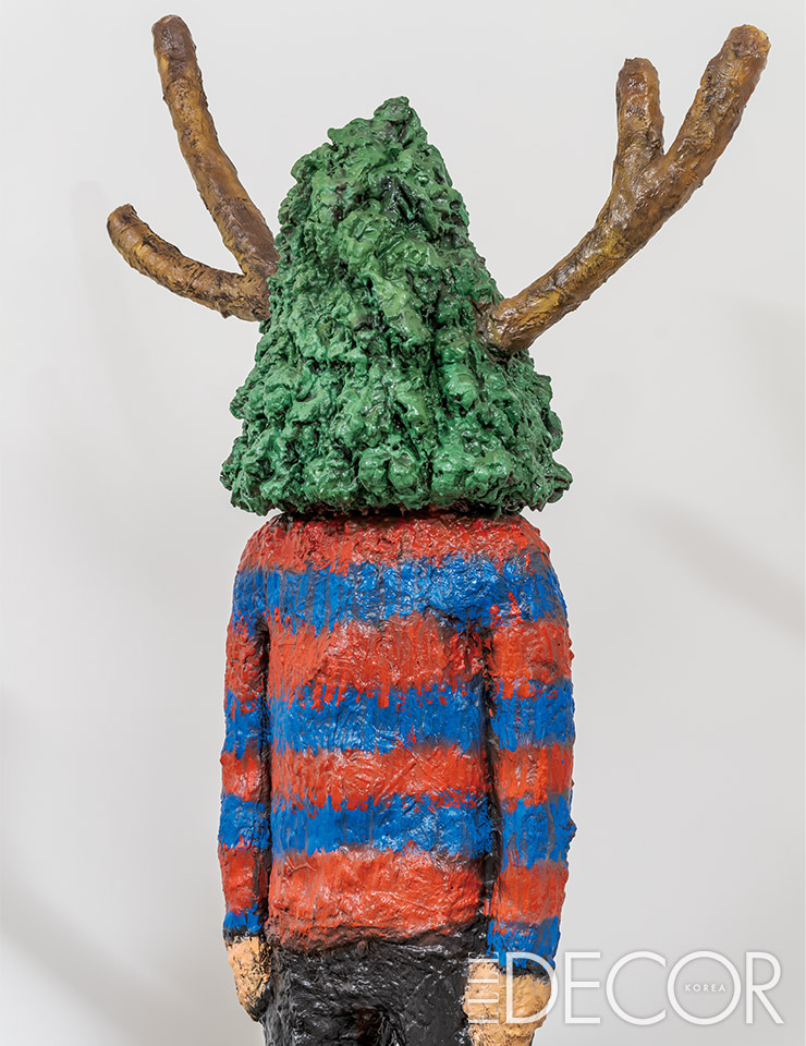 ‘Yggdrasill 04’, Acrylic paint, Wood, Metal, FRP, 222x90x65cm © Gallery Baton, Jeon Byung Cheol