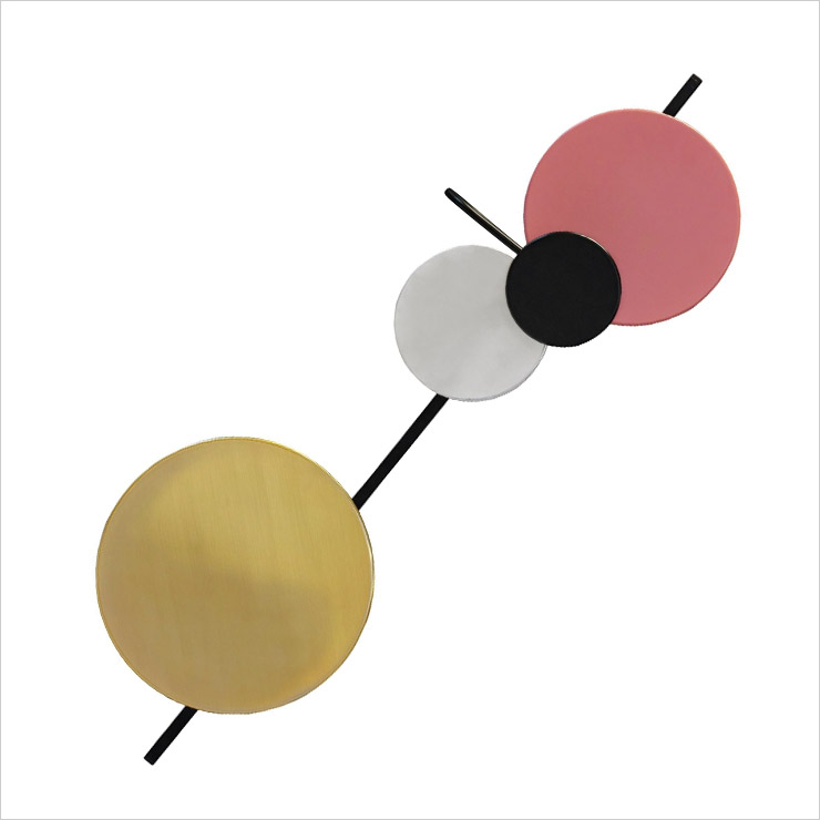 마치 행성처럼 빛을 발할 플래닛 조명은 99만4천원, Please Wait to be Seated by Innomets&auml;.