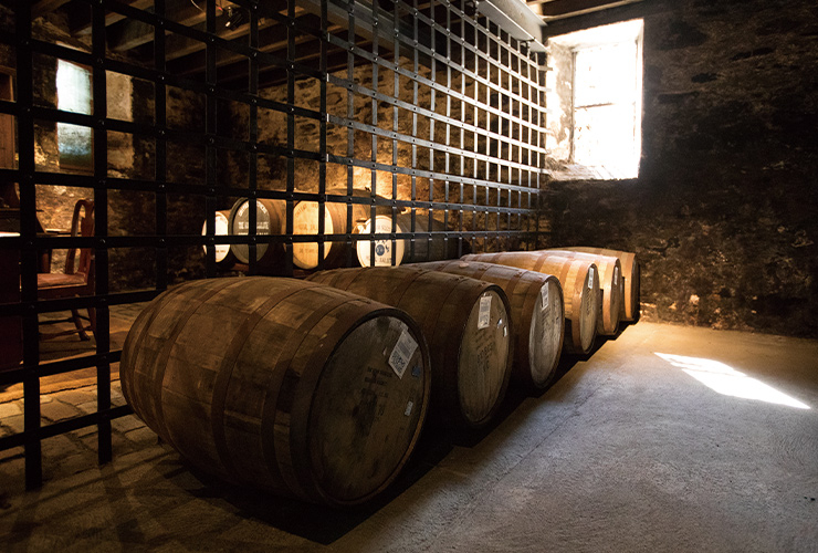 증류소 내부에 위치한 ‘볼트’. 수십 년 숙성한 희귀한 원액을 보관 중이다.