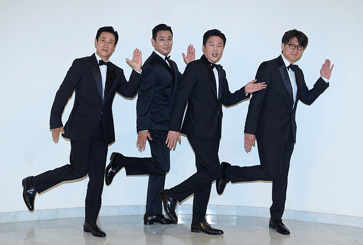 영화 <탈출>의 사인방. 이선균, 주지훈, 김희원과 김태곤 감독.