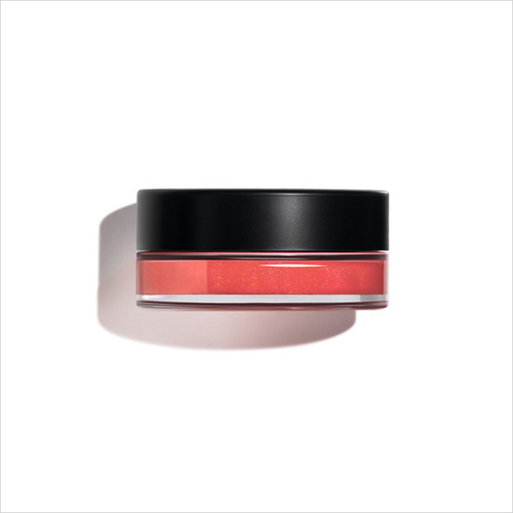 N°1 DE CHANEL 레드 까멜리아 립 앤 치크 밤, 4 웨이크-업 핑크, 5만9천원, 모두 Chanel.