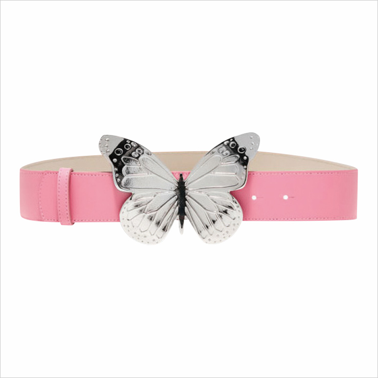 커다란 나비 버클을 장식한 핑크 벨트는 가격 미정, Blumarine. 