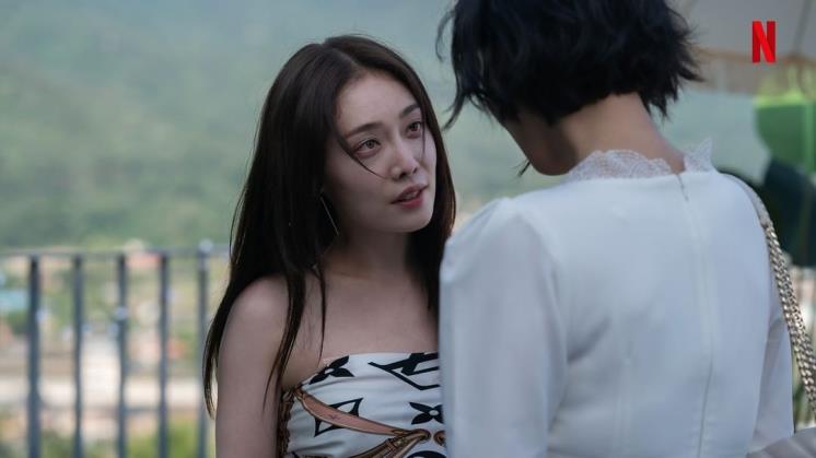김히어라