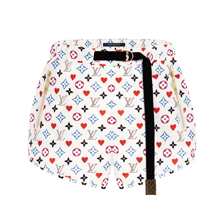모노그램 패턴의 쇼츠는 가격 미정, Louis Vuitton.