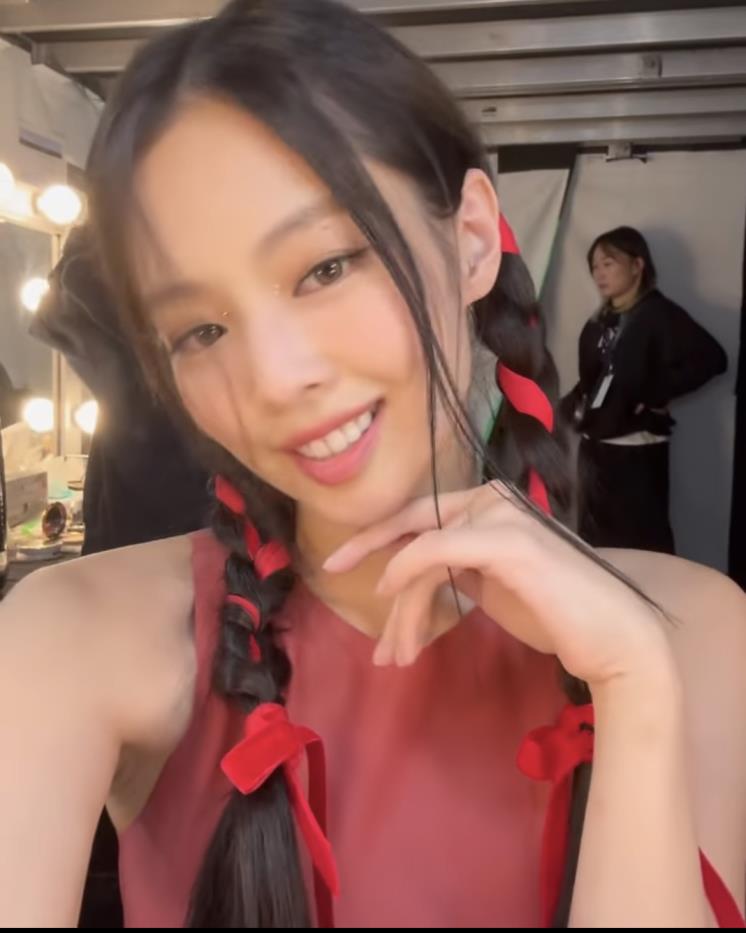 @jennierubyjane