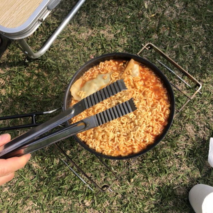 캠핑 필수 템 '라면'