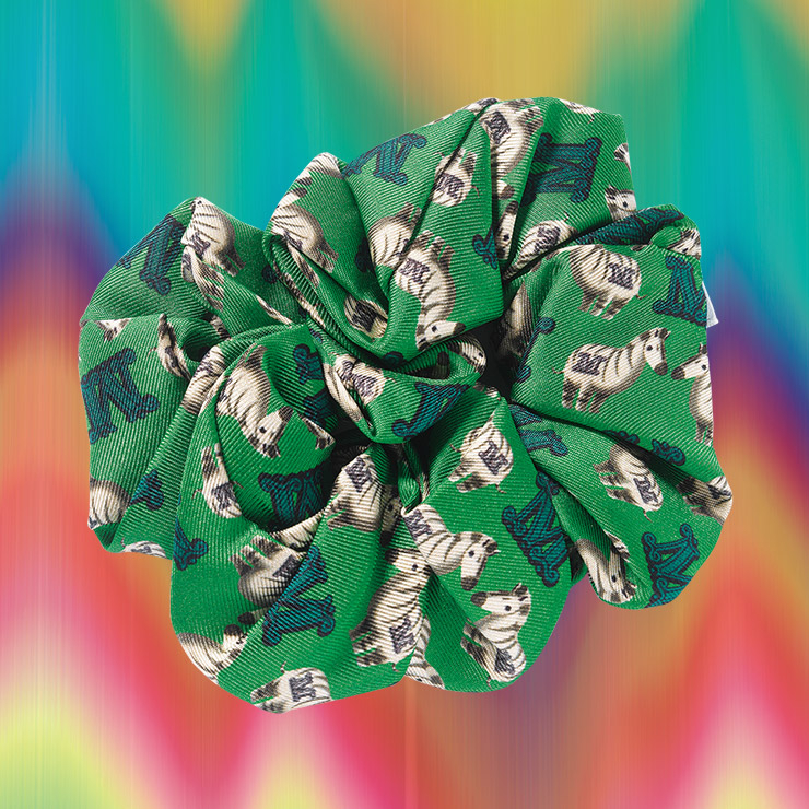 지브라 프린트의 스크런치는 8만원, MaxMara.